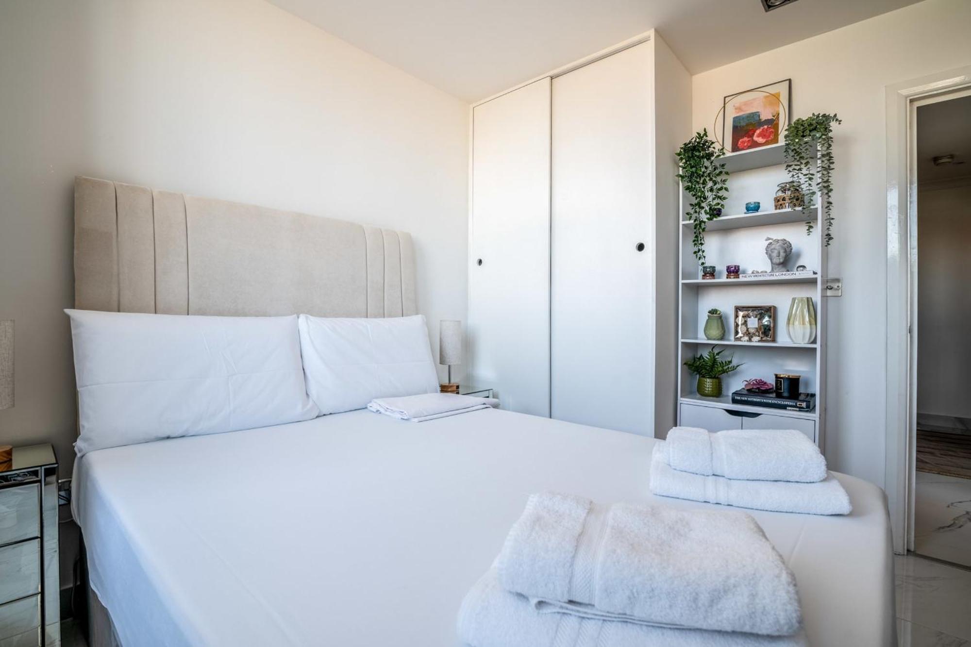 Canary Wharf Retreat With Free Secure Parking Apartament *