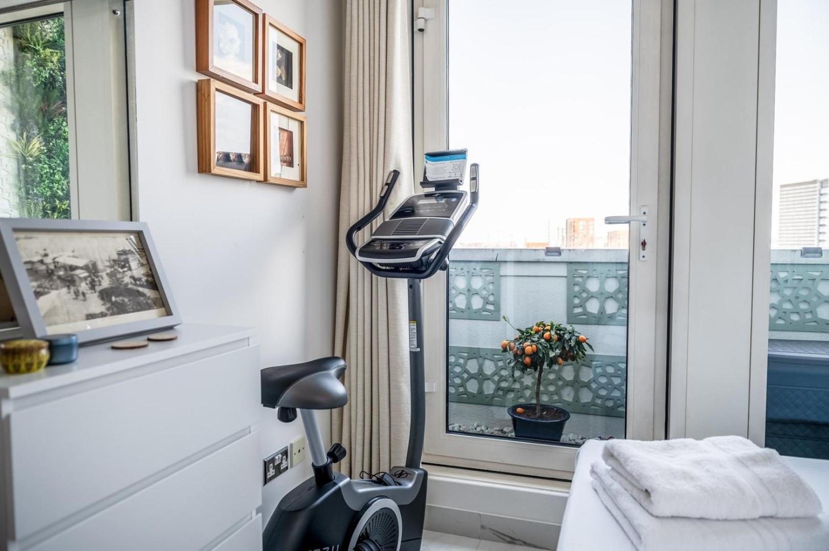 Canary Wharf Retreat With Free Secure Parking Apartament