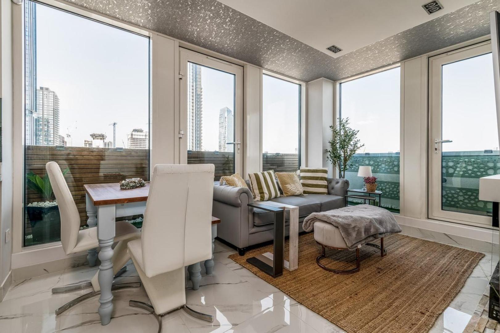 Canary Wharf Retreat With Free Secure Parking Apartament *